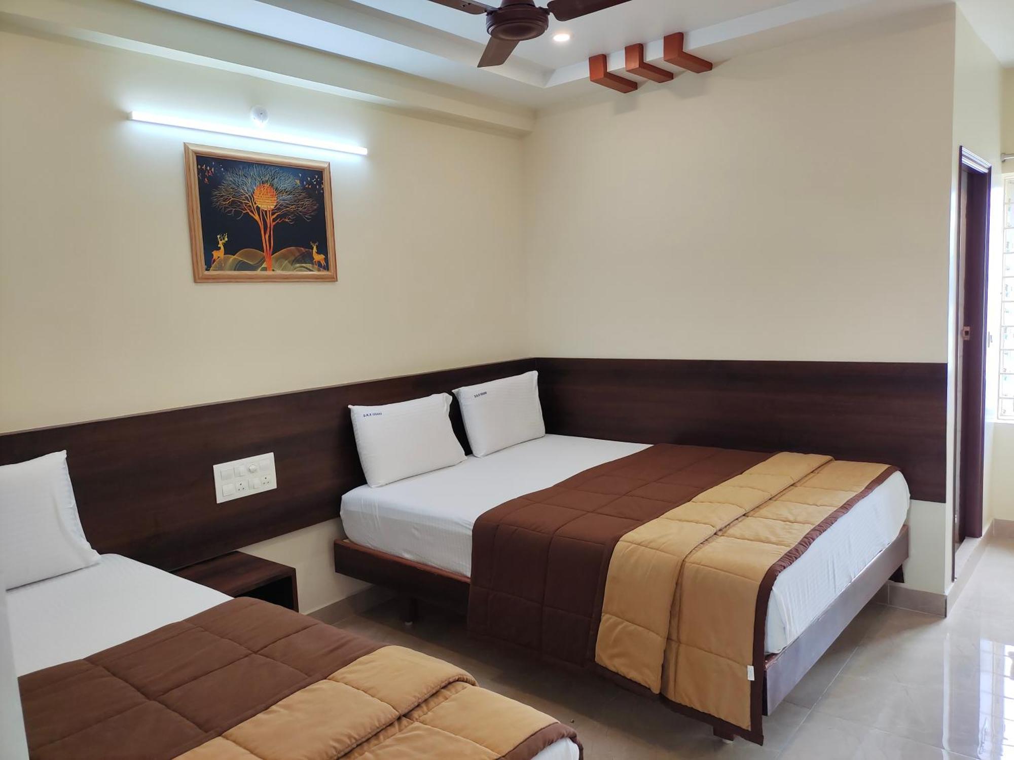 Hotel Dkr Grand Тірупаті Номер фото